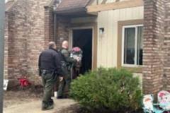 LCSO_DeliveringDinner01